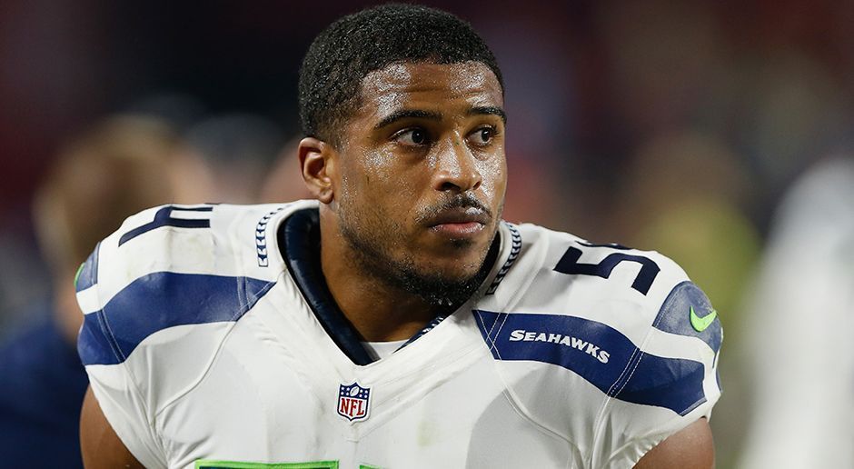 
                <strong>Bobby Wagner</strong><br>
                Gewinner: Bobby Wagner. In einer punktearmen Partie bewahrte Wagner sein Team beim Stand von 0:0 im zweiten Viertel mit einer spektakulären Aktion vor dem Rückstand. Bei Arizonas Field-Goal-Versuch übersprang Wagner in bester Troy-Polamalu-Manier die gegnerische O-Line, tauchte alleine vor Holder Ryan Quigley auf und blockte den Kick von Chandler Catanzaro. Der findet sich ebenfalls in dieser Liste wieder, allerdings als…
              