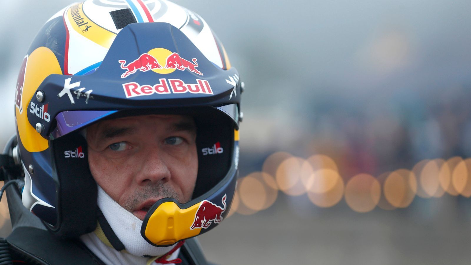 
                <strong>Sebastien Loeb (X44)</strong><br>
                Neben Sainz zählt auch Sebastien Loeb zur Creme de la Creme des Rallyesports. Was den Franzosen, der für Lewis Hamiltons X44-Team startet, aber noch einmal abhebt von der Konkurrenz, ist die nahezu unglaubliche Dominanz, mit der er zwischen 2004 und 2012 neun WRC-Siege in Folge sammelte - Weltrekord. Selbst Loebs Landsmann Sebastien Ogier, der die Rallye-WM zuletzt beherrschte, gewann "nur" acht Titel. Damit ist Loeb nicht nur einer der erfolgreichsten Rennfahrer, sondern einer der erfolgreichsten französischen Sportler der Geschichte. Kein Wunder also, dass Formel 1-Rekordchampion Hamilton "Super Seb" unbedingt in seinem Team haben wollte.
              