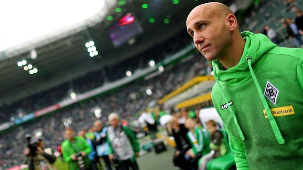 
                <strong>Andre Schubert</strong><br>
                Andre Schubert: Elf Spiele, sieben Siege, drei Remis, nur eine Niederlage. Die Start-Bilanz von Schubert in Gladbach ist überragend. Deshalb wurde er nun auch offiziell zum Dauer-Nachfolger von Lucien Favre bestellt. Er führte die Fohlen vom Tabellenende auf Platz sechs der Bundesliga-Tabelle. Nur bei Manchester City setzte es unter Schubert eine 1:2-Pleite in der Champions League.
              