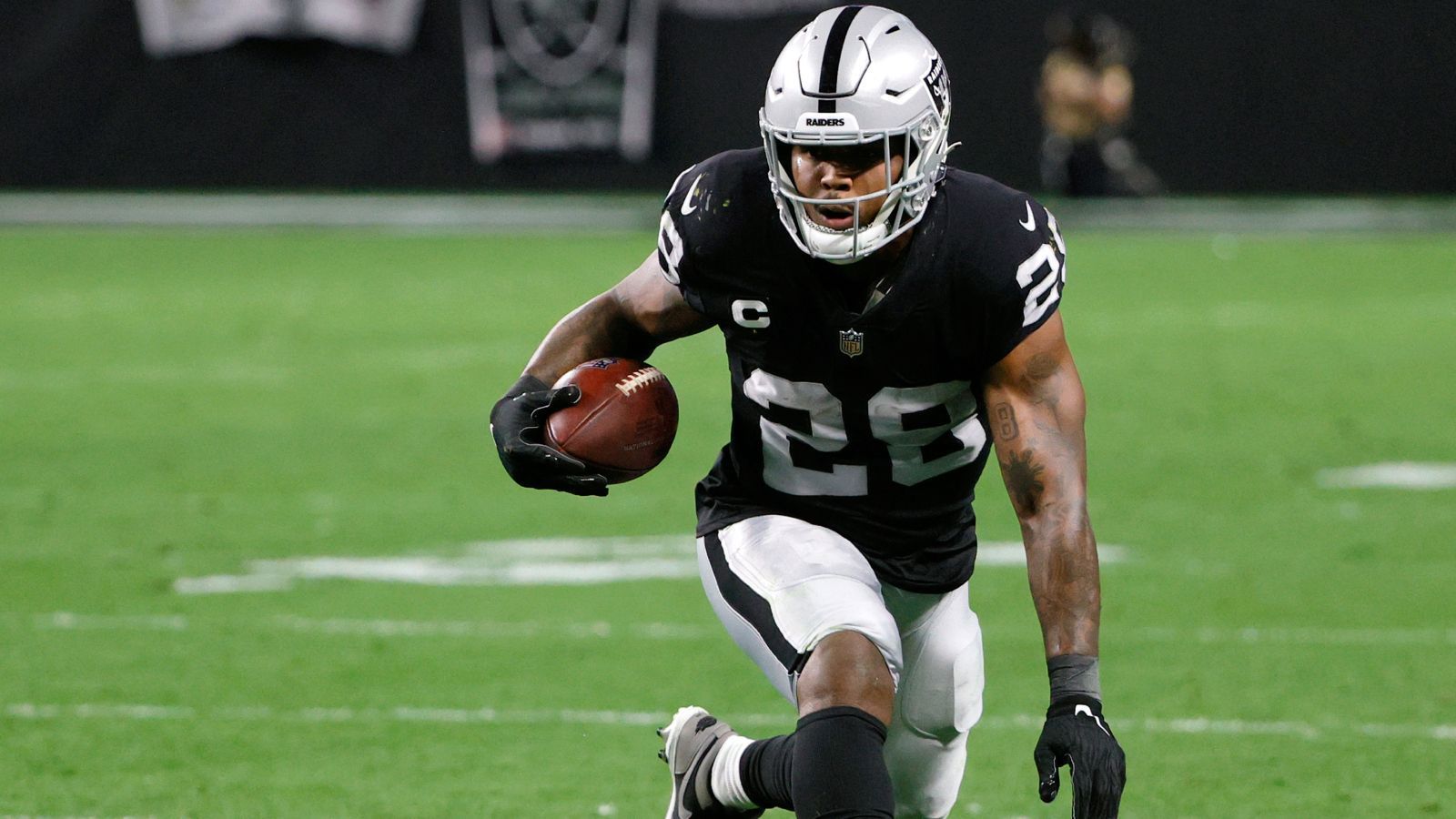 
                <strong>Josh Jacobs (Las Vegas Raiders)</strong><br>
                &#x2022; Position: Running Back<br>&#x2022; Draft-Position 2019: 24<br>&#x2022; Option nicht gezogen<br>
              