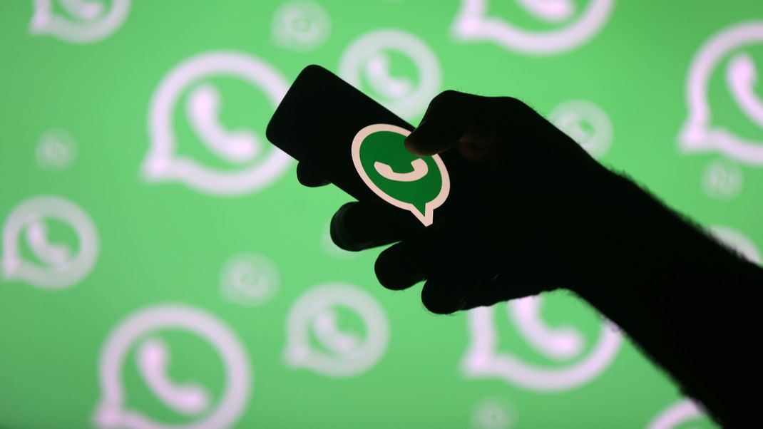In Frankfurt wurden am Dienstag (19. Dezember) zwei Männer verhaftet, denen vorgeworfen wird, circa 100.000 Betrugsnachrichten über Whatsapp versendet zu haben.
