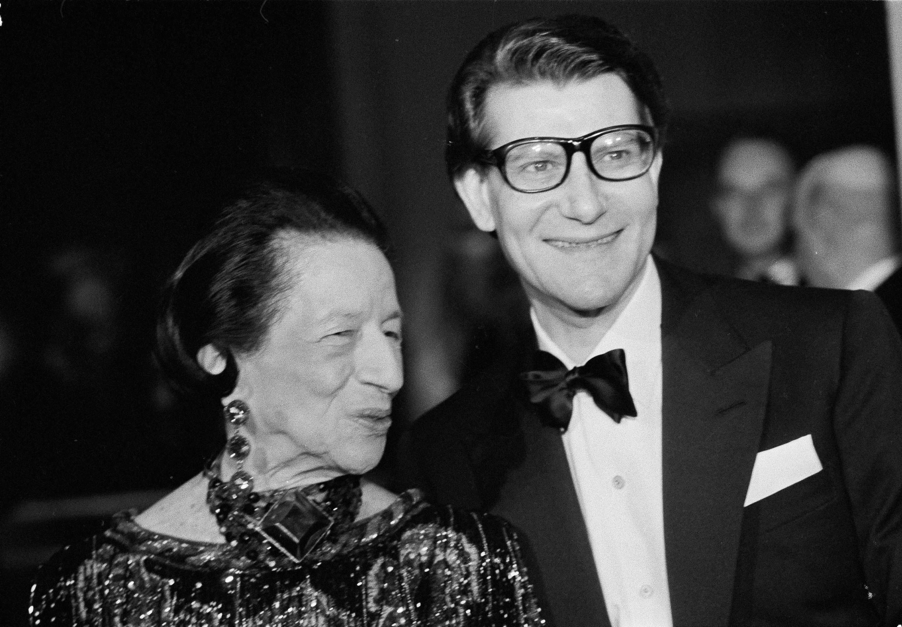 Schaue jetzt "Diana Vreeland: The Eye Has to Travel"
