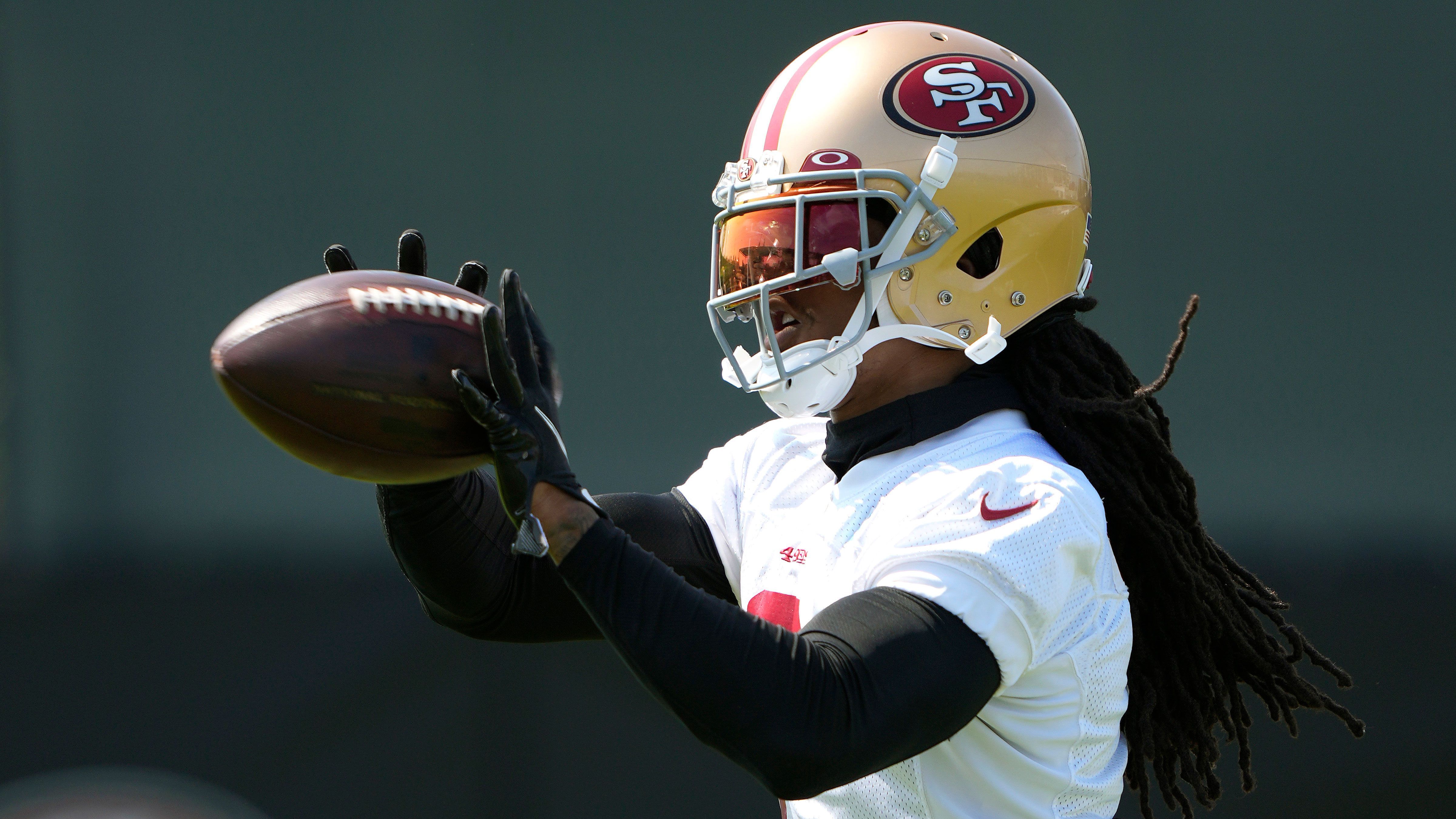 
                <strong>Jason Verrett (San Francisco 49ers)</strong><br>
                Ganz bittere Nachrichten für Jason Verrett. Der 30-jährige Cornerback der 49ers musste im Spiel gegen die Detroit Lions vorzeitig das Feld verlassen. Nun die Gewissheit: Erneuter Kreuzbandriss und damit das Aus für die restliche Saison. Verrett hatte sich bereits 2016 das Kreuzband im linken Knie, sowie 2018 die rechte Achillessehne gerissen. Jetzt wird er nach nur einer Partie in der neuen Saison eine weiteres Mal für lange Zeit ausfallen. Ein erneutes Comeback steht mit dieser Verletzungshistorie damit erstmal in den Sternen. 
              