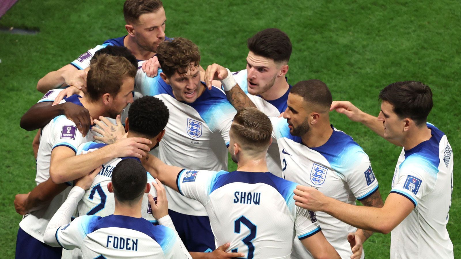 
                <strong>Fairstes Team: England</strong><br>
                Die Fairplay-Wertung geht an England. Die "Three Lions" kassierten in ihren fünf Partien nur eine Gelbe Karte, durch Harry Maguire im Viertelfinale gegen Frankreich (1:2). 2018 war hier Spanien die Nummer eins.
              