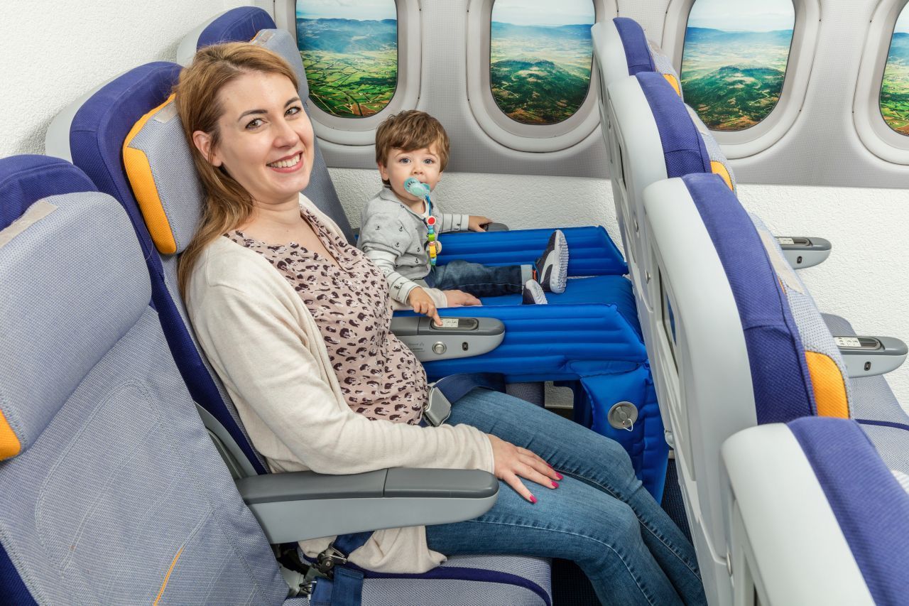 Kinder könnten zukünftig bequemer sitzen - dank des aufblasbaren "Junior Comfort Seat" von Aircraft Innovations.