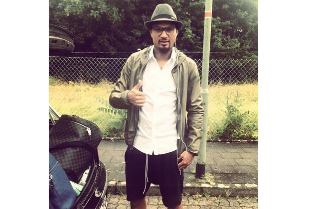 
                <strong>Kevin-Prince Boateng</strong><br>
                Der Schalker wurde vom ghanaischen Verband noch vor dem letzten Gruppenspiel der Weltmeisterschaft nach Hause geschickt. So richtig geärgert hat er sich scheinbar nicht. "Holidays-mode #finally #longseason", twitterte der Schalke.
              
