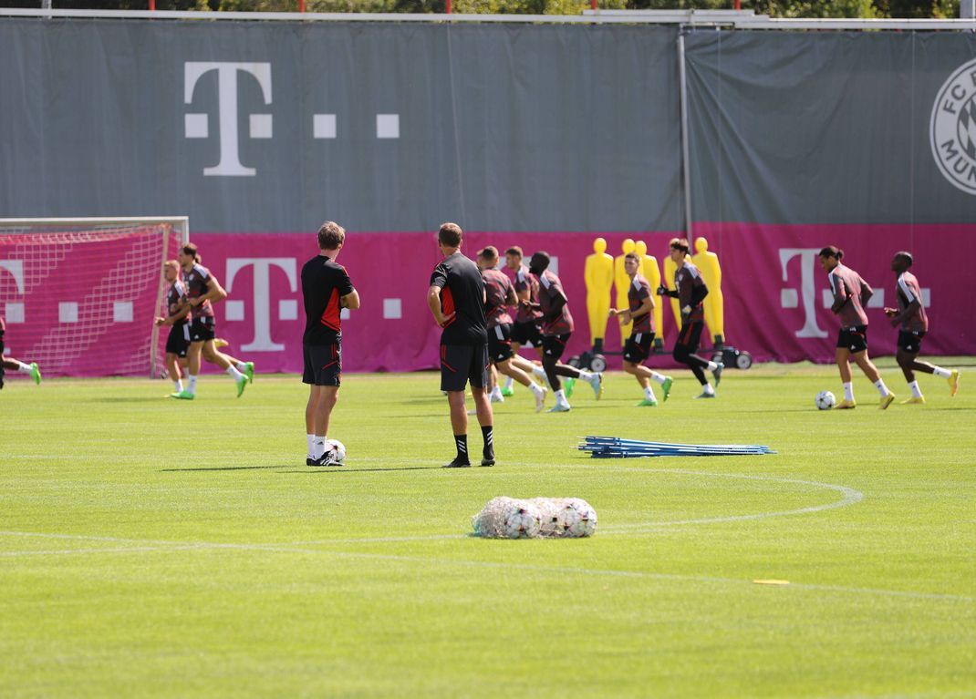 Der FC Bayern München trainiert geheim - nicht einmal lauschen ist erlaubt