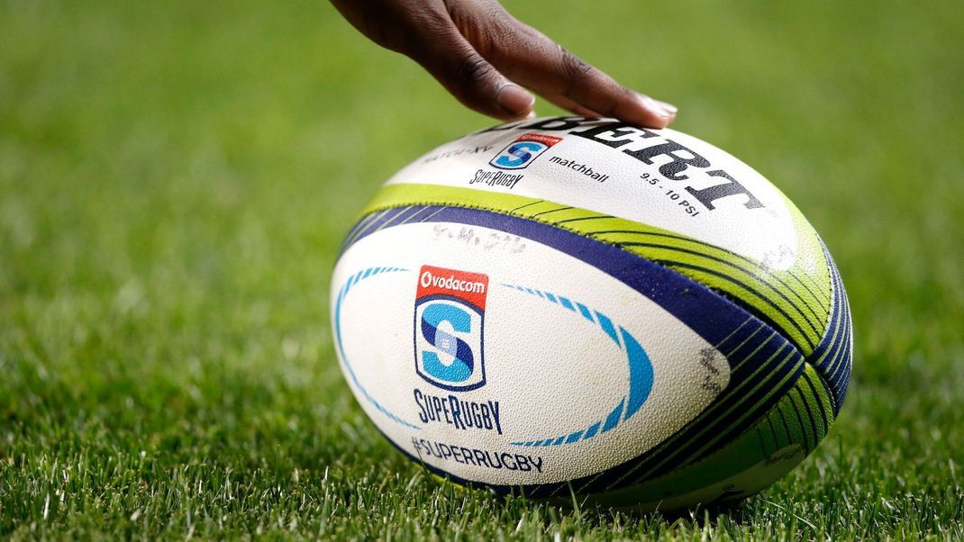 Die "Run-it-straight"-Challenge orientiert sich am körperbetonten Rugby-Sport.