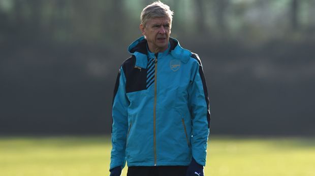 
                <strong>Platz 7: Arsene Wenger</strong><br>
                Platz 7: Arsene Wenger (FC Arsenal). Gekaufte Spieler: 51 bei nur einem Verein. Ausgaben: 472,07 Millionen Euro.
              