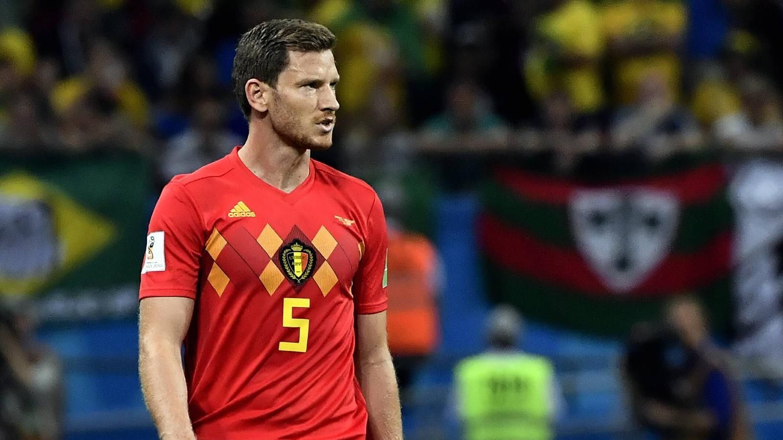 
                <strong>Vertonghen (Belgien)</strong><br>
                Jan Vertonghen ist schnell, wendig und scheut keinen Zweikampf - auch nicht gegen Neymar. Allerdings gewinnt er auch nicht jedes Duell, gegen Willian und Kollegen zieht er das ein oder andere Mal den kürzeren. ran-Note: 3
              