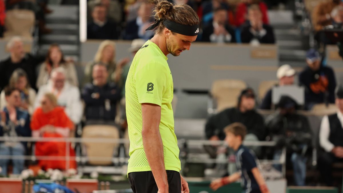 German Alexander Zverev plays against Serb Novak Djokovic during their quarterfinal match of the French Tennis Open in Roland Garros in Paris, France, on Wednesday, June 4, 2025. Djokovic won 4Ð6, ...