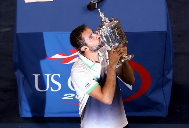 
                <strong>Finale Marin Cilic - Kei Nishikori</strong><br>
                Marin Cilic hat es geschafft! Der Kroate gewinnt das Finale der US Open gegen den Japaner Kei Nishikori und krönt sich zum King of Queens. Mit 6:3, 6:3, 6:3 setzt er sich in Flushing Meadows im New Yorker Stadtteil Queens durch.
              