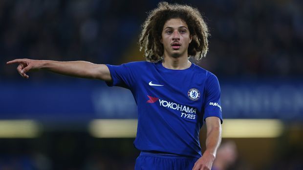 
                <strong>Ethan Ampadu </strong><br>
                Verein: FC ChelseaPosition: InnenverteidigerAlter: 17 JahreNationalität: Wales/England
              