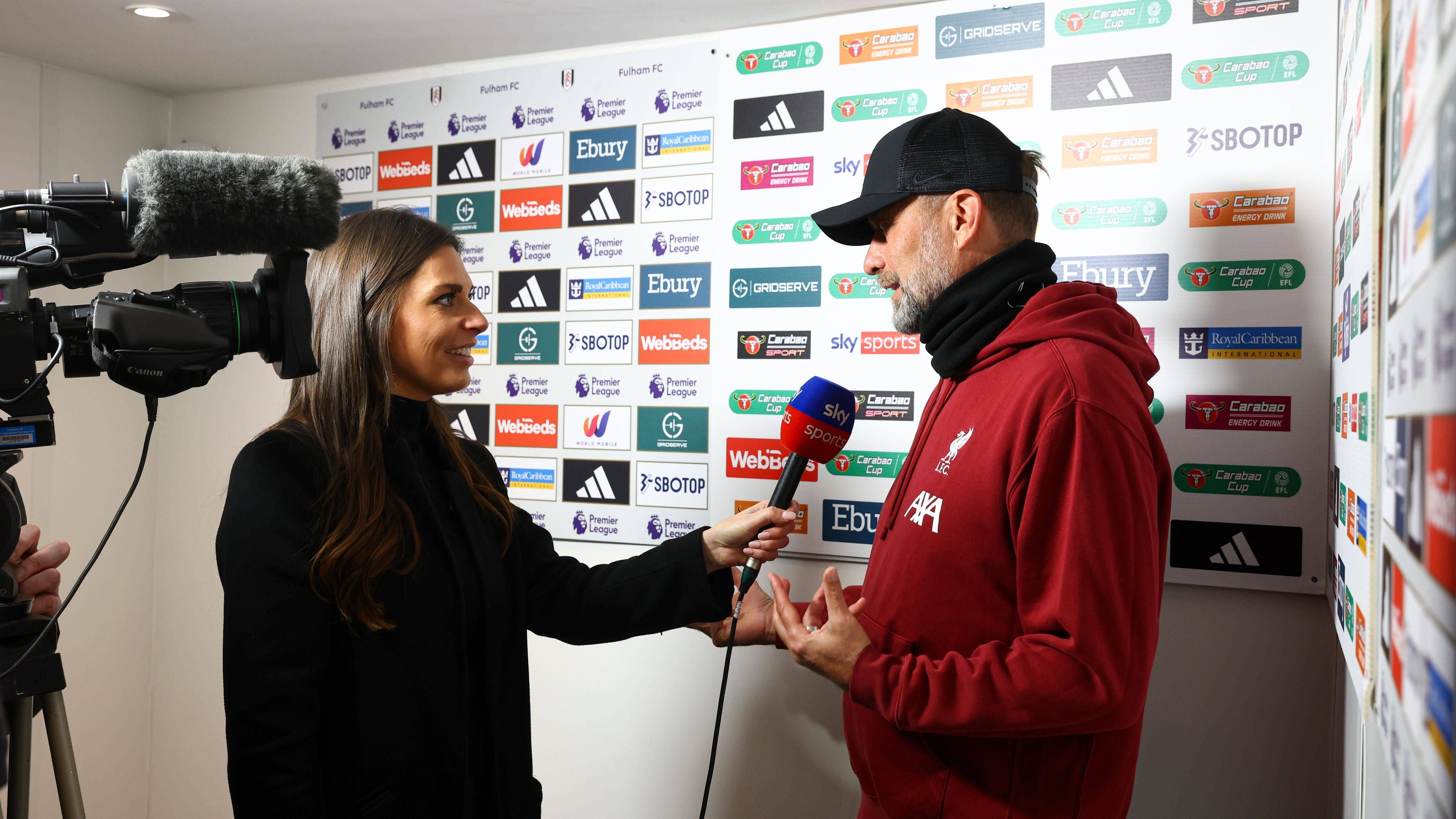 <strong>England (Teil I)</strong><br><strong>Daily Mail: </strong>"Klopp verkündet Schock-Abschied! Jürgen Klopp schockiert die Fußballwelt mit der Enthüllung, dass er Liverpool am Ende der Saison verlassen wird, da ihm die Energie ausgeh"."<br><strong>Sun:</strong> "Klopp hört auf! Jürgen Klopp kündigt an, dass er am Ende der Saison beim FC Liverpool aufhören wird."