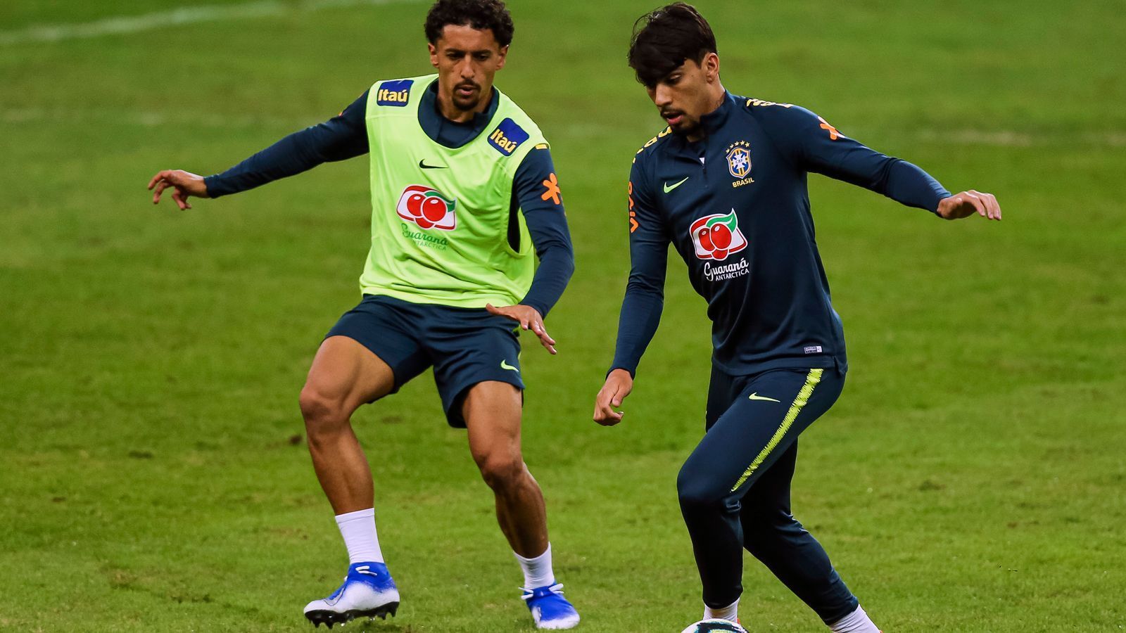 
                <strong>Lucas Paqueta (Brasilien)</strong><br>
                Wie Eder Militao, so steht auch Offensivmann Lucas Paqueta vom AC Mailand für eine neue Generation im brasilianischen Fußball. Der 21-Jährige wechselte im Januar 2019 von Flamengo Rio de Janeiro in die Serie A und kam seitdem zu 14 Pflichtspiel-Einsätzen für die Rossoneri (ein Tor). In der Selecao debütierte Paqueta im September 2018 im Länderspiel gegen die USA und hat seitdem insgesamt fünf Mal für sein Heimatland spielen dürfen. 
              