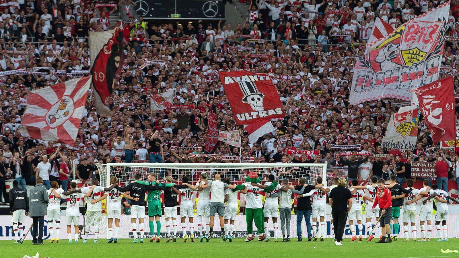 
                <strong>Platz 5: VfB Stuttgart</strong><br>
                Anteil der Stimmen: 5 Prozent
              