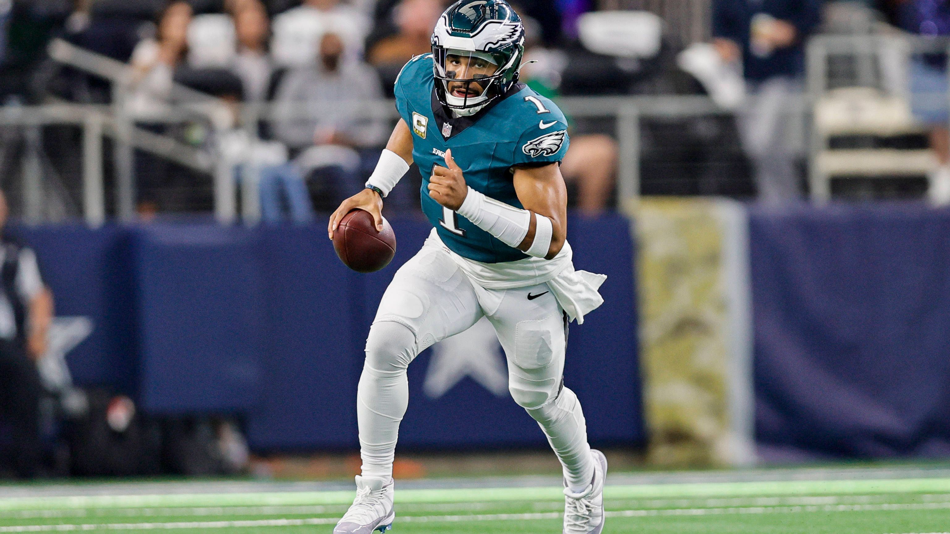 <strong>Die Spielplan aller 32 NFL-Teams in der Saison 2025</strong><br>Kalender und Stift raus, die NFL hat den kompletten Spielplan der Saison 2025 veröffentlicht. Bis auf Woche 18 stehen alle Spiele und Kickoff-Zeiten - unter Vorbehalt - fest. <strong><em>ran</em></strong> liefert euch die einzelnen Termine und Matchups in der Übersicht.