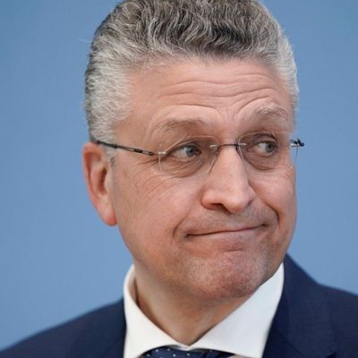 RKI-Chef Lothar Wieler ist gegen ein Ende der Maskenpflicht.