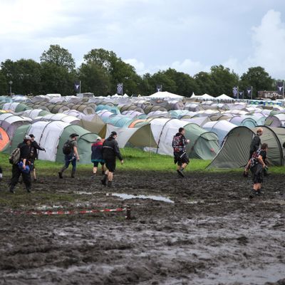 Festivalgelände in Wacken komplett verschlammt.