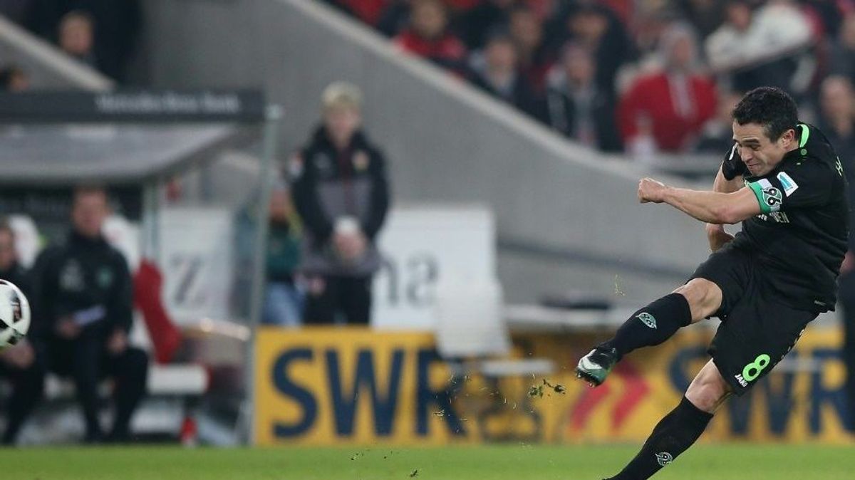 Manuel Schmiedebach hat sich eine Wadenblessur zugezogen