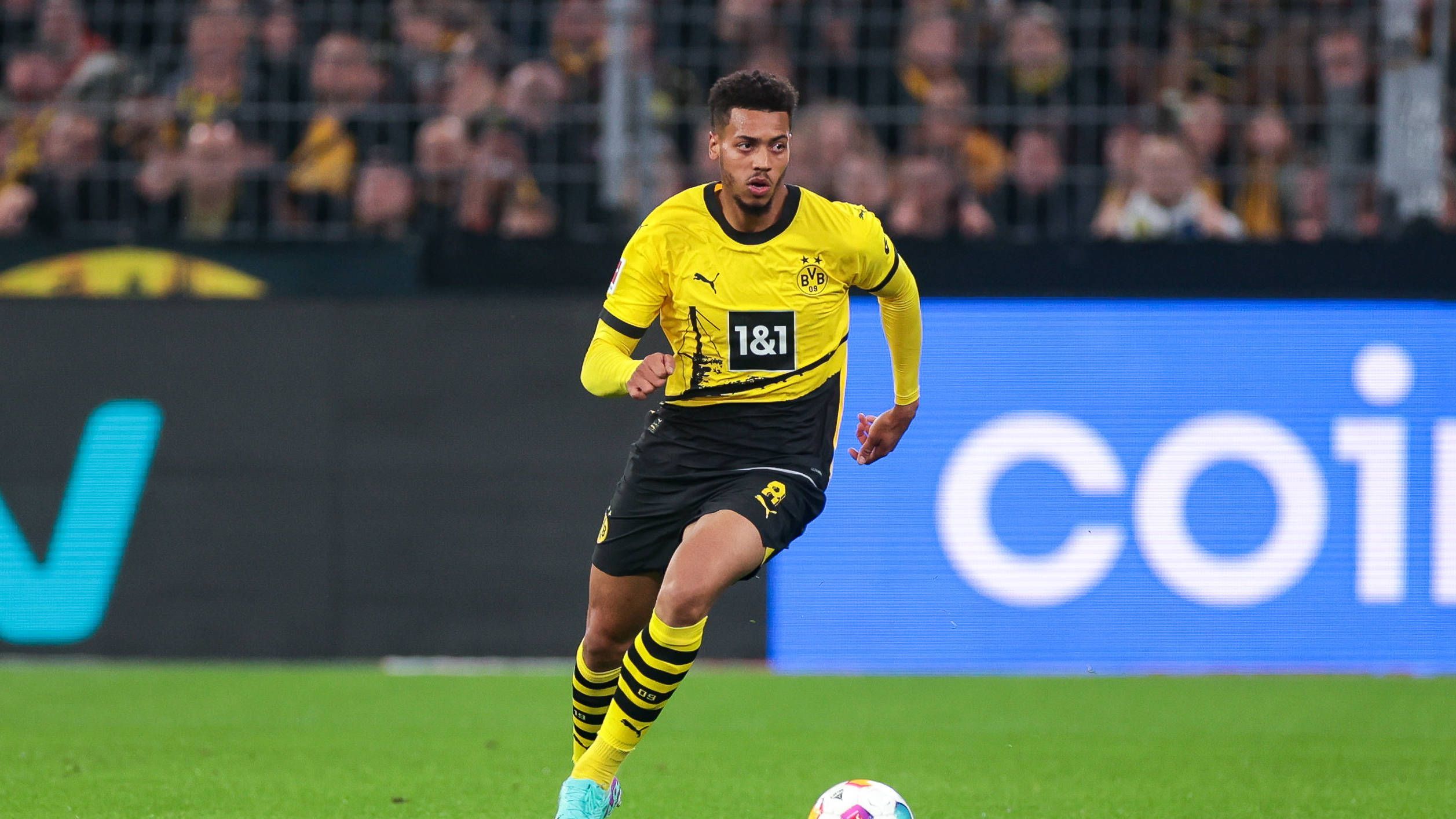 <strong>Felix Nmecha</strong><br>Auf der Doppelsechs vertraut BVB-Coach Terzic gegen Bremen unter anderem auf Neuzugang Nmecha. Und der frühere Wolfsburger ist in der 14. Minute bei einem Konter gleich mal ganz wichtig, denn er grätscht Schmid den Ball entscheidend vom Fuß. Zudem kann sich der Mittelfeldspieler auch immer wieder offensiv gut in Szene setzen. <strong>ran-Note: 3</strong>