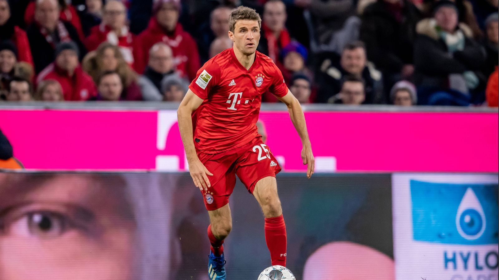 
                <strong>Thomas Müller</strong><br>
                Kommt in der 63. Minute für Coutinho, um für mehr Spielwitz zu sorgen. Gelingt bedingt. ran-Note: 3
              