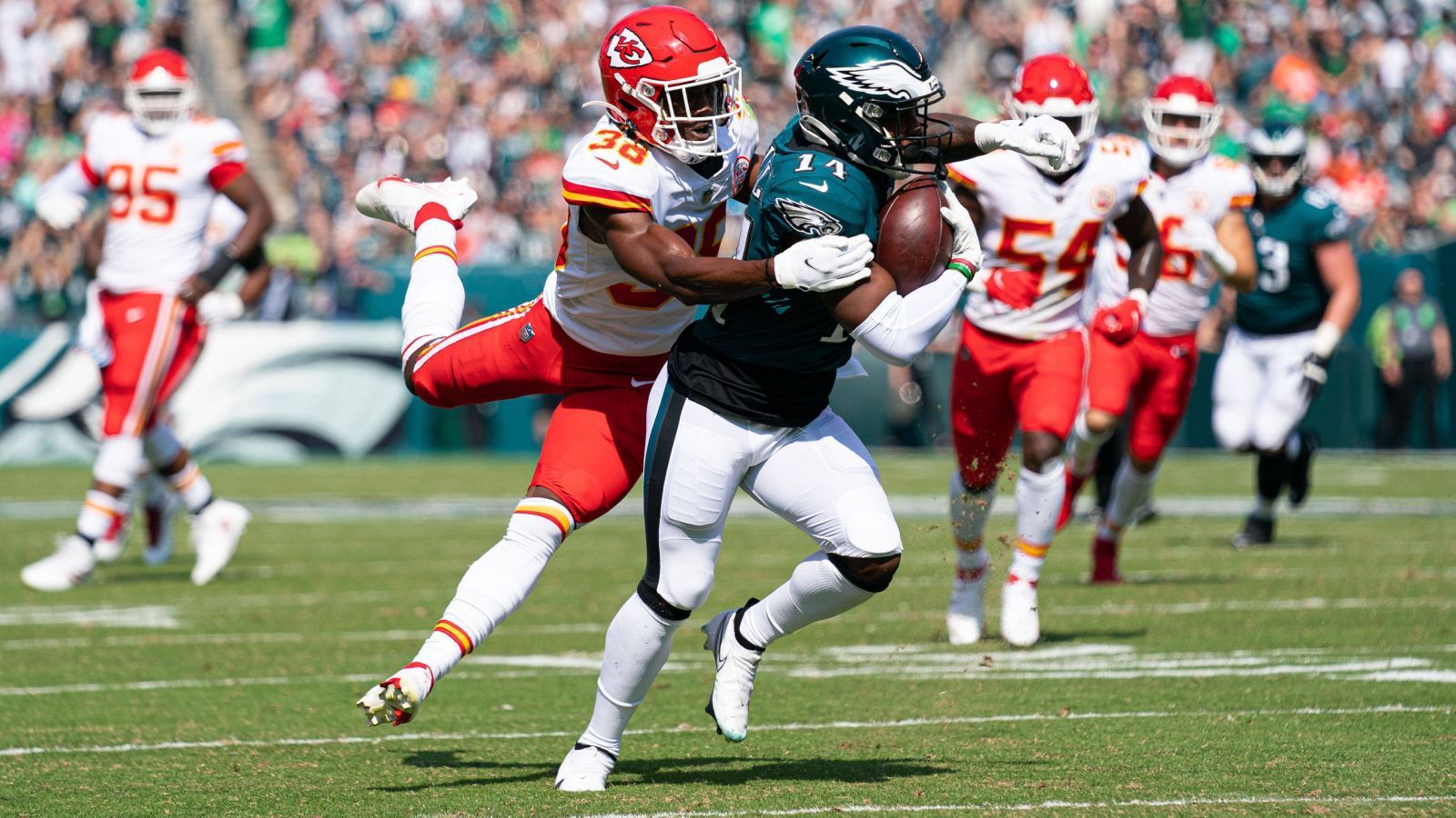 
                <strong>Philadelphia Eagles</strong><br>
                &#x2022; 2023 Auswärtsspiel sowohl bei den New England Patriots als auch Kansas City Chiefs <br>
              