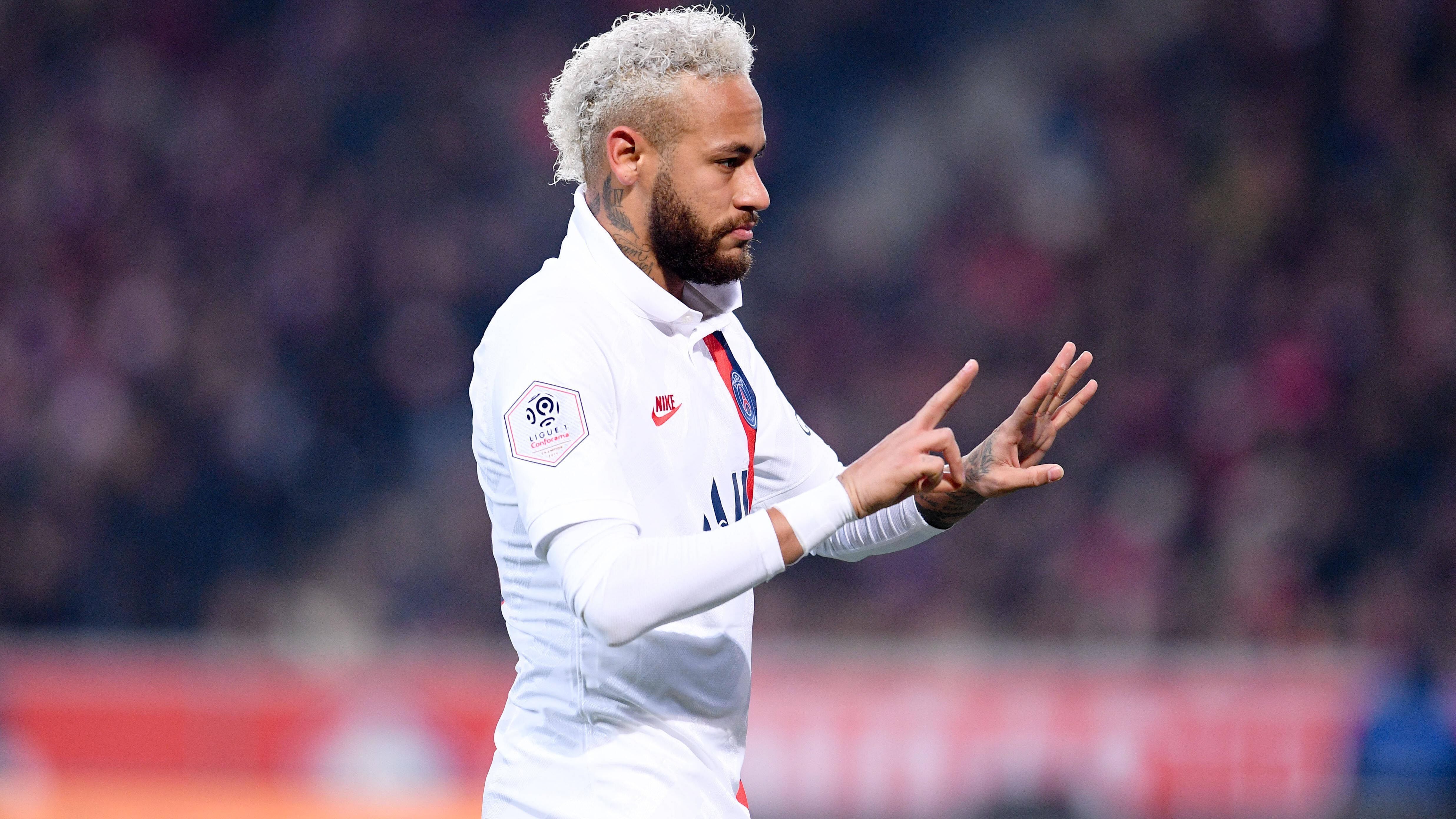 
                <strong>PSG-Star Neymar mit Jubel für Kobe</strong><br>
                Auch beim Fußball in Frankreich wurde an Bryant gedacht. PSG-Star Neymar, der großer Fan der NBA ist, jubelte nach seinem 2:0 gegen Lille für Kobe und hielt mit den Fingern eine 2 und eine 4 in die Kamera - in Gedenken an die Nummer 24. 
              