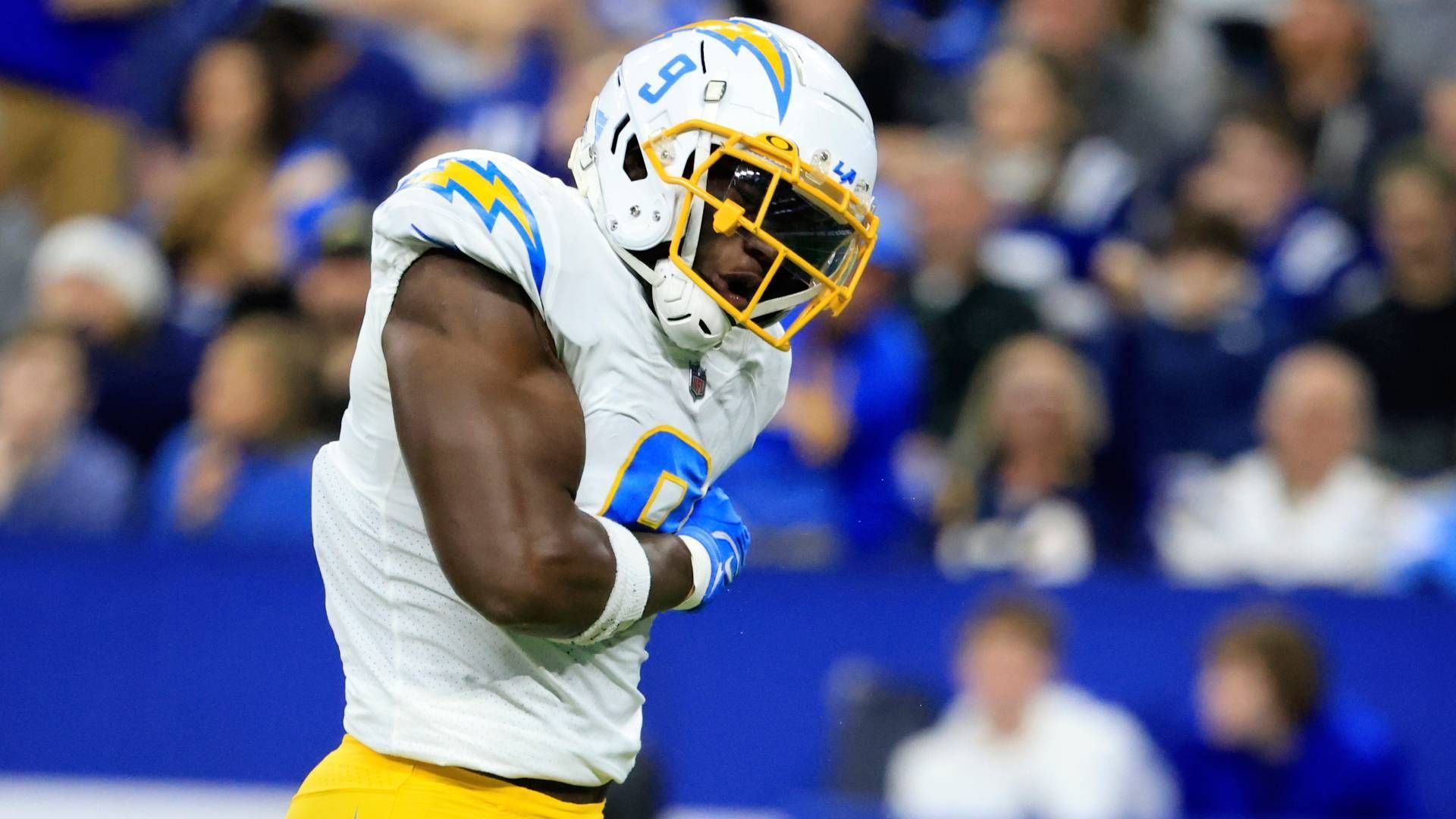 
                <strong>Kenneth Murray (Los Angeles Chargers)</strong><br>
                Kenneth Murray ist ein mehr als solider Linebacker, der in der vergangenen Saison noch einmal einen deutlichen Schritt nach vorne gemacht hat. Er sammelte zudem seine erste Interception und forcierte erstmals einen Fumble. Er hat sich ein fünftes Jahr durchaus verdient.ran-Prognose: Fifth Year Option wird gezogen.
              