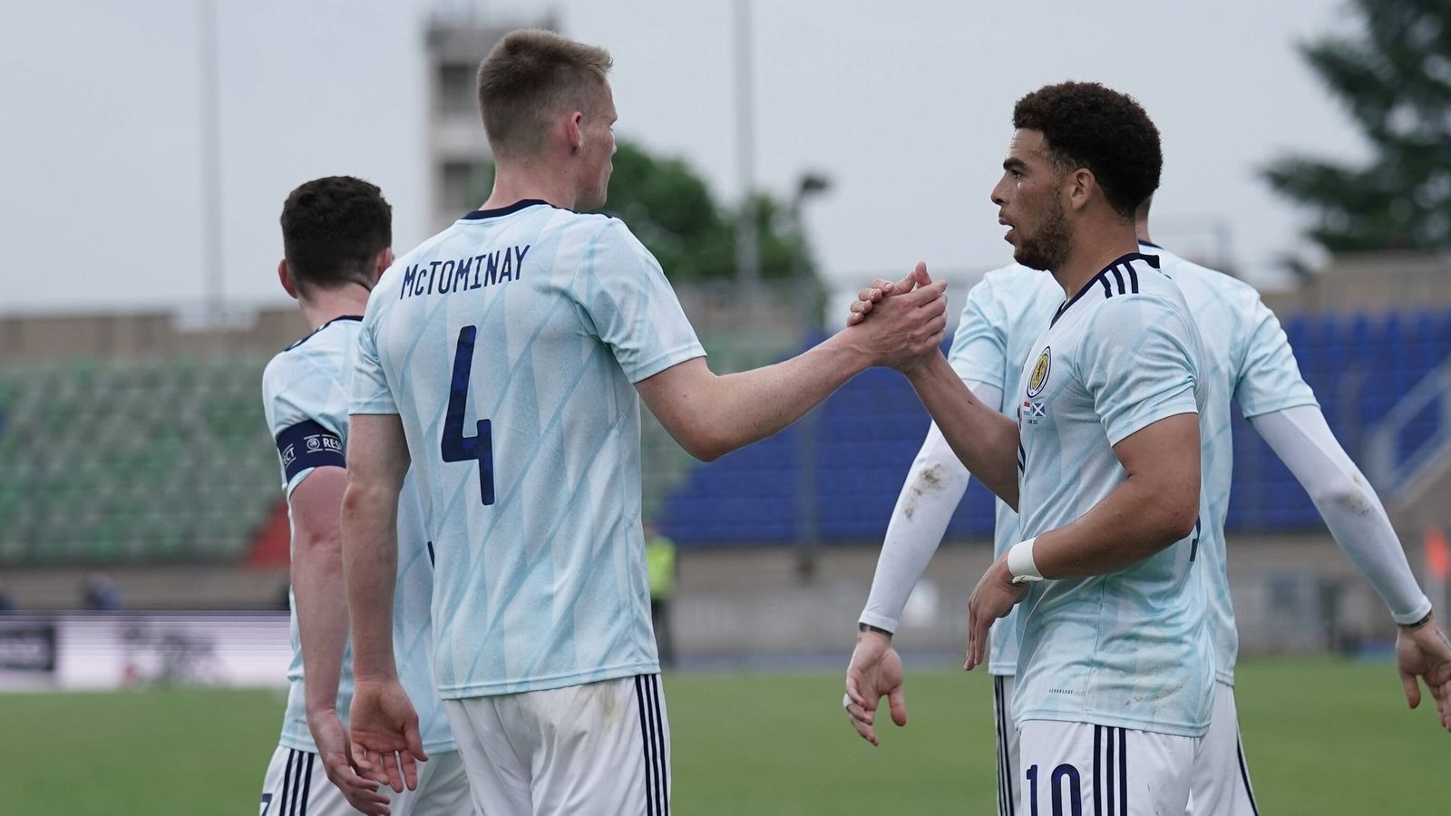 
                <strong>Schottland</strong><br>
                &#x2022; <strong>Gruppe:</strong> D -<br>&#x2022; <strong>Teams:</strong> Schottland -<br>&#x2022; <strong>Spitzname:</strong> "Bravehearts".<br>
              