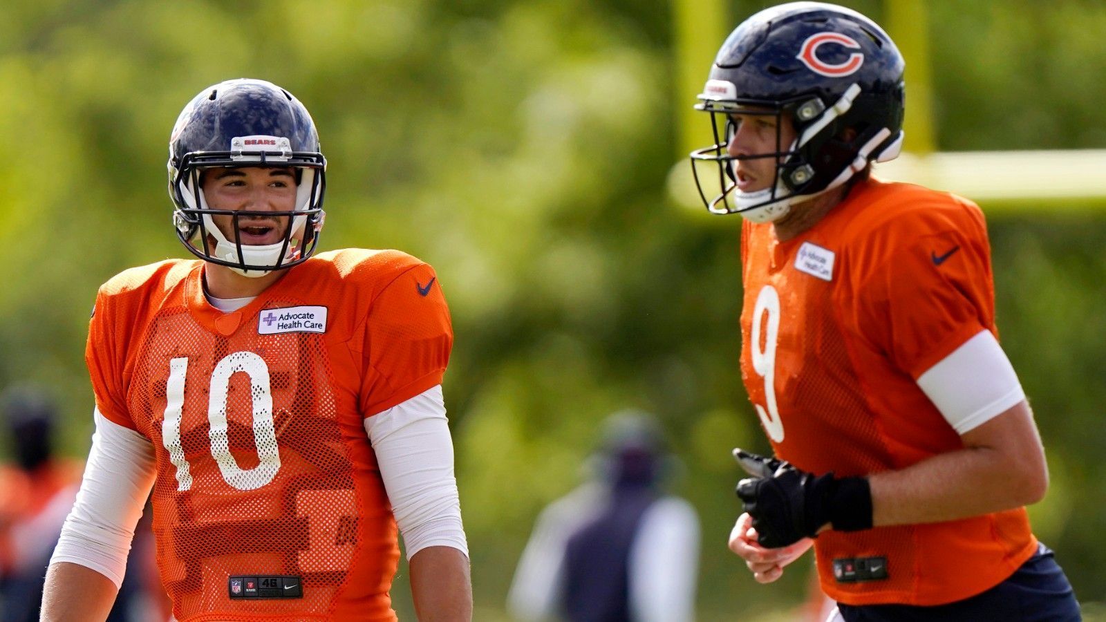 
                <strong>Chicago Bears: Mitch Trubisky (Offense)</strong><br>
                Die Offense hat außer Allen Robinson in keinem Mannschaftsteil echte Waffen. Umso wichtiger wird daher Mitch Trubisky, der mit einer starken Defense im Rücken Fehler vermeiden muss. Bei Bears-Spielen wird es wohl selten Punkteschlachten geben, demnach kann ein konstanter Quarterback der Schlüssel zum Erfolg sein.
              