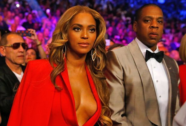 
                <strong>Mayweather vs. Pacquiao: Die Bilder zum Mega-Fight</strong><br>
                Eine Sängerin hörte da genau hin. Beyoncé wollte mit Ehemann Jay-Z das Spektakel nicht verpassen.
              