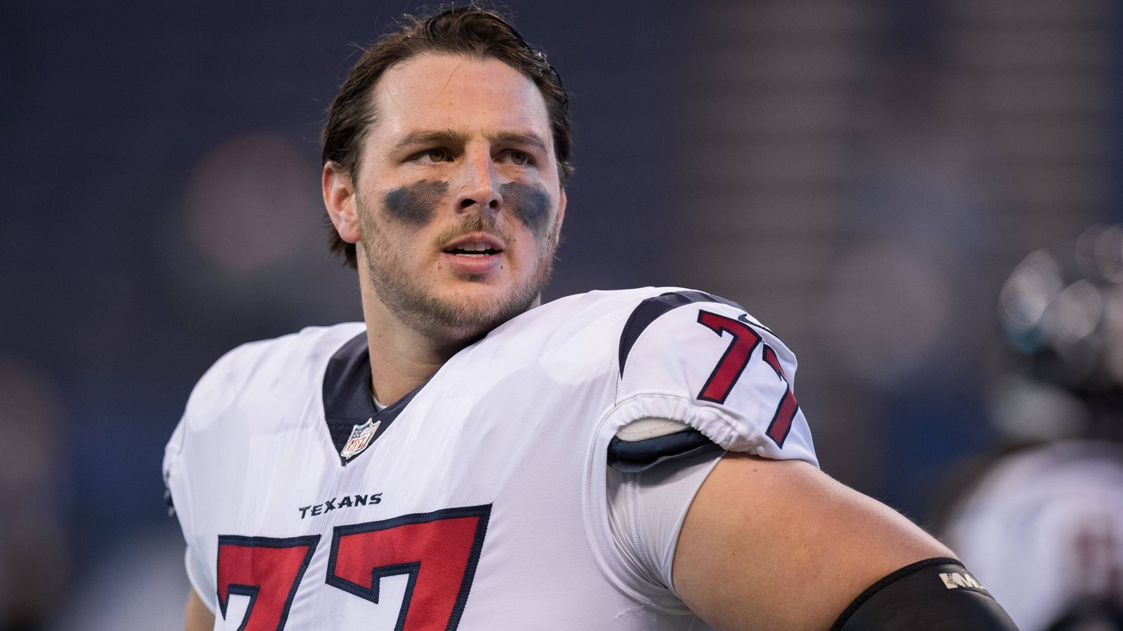 
                <strong>David Quessenberry</strong><br>
                Auch David Quessenberry hat den Kampf gegen den Krebs gewonnen. 2014 wurde beim Offensive Lineman der Houston Texans ein Hodgkin-Lymphom festgestellt. Im April 2017 endete seine Chemotherapie, ehe er im August 2017 in einem Preseason-Spiel auf das Feld zurückkehrte.
              