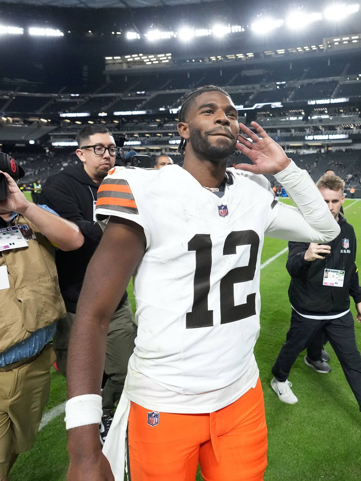 NFL, American Football Herren, USA Cleveland Browns at Las Vegas Raiders Nov 23, 2025; Paradise, Nevada, USA; Cleveland Browns quarterback Shedeur Sanders (12) reacts at the end of the game against...