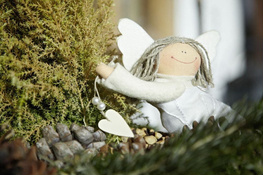 Süße Weihnachtsdeko: ein Engelchen aus Stoff – die perfekte Dekoration für den Kaminsims oder Adventskranz.