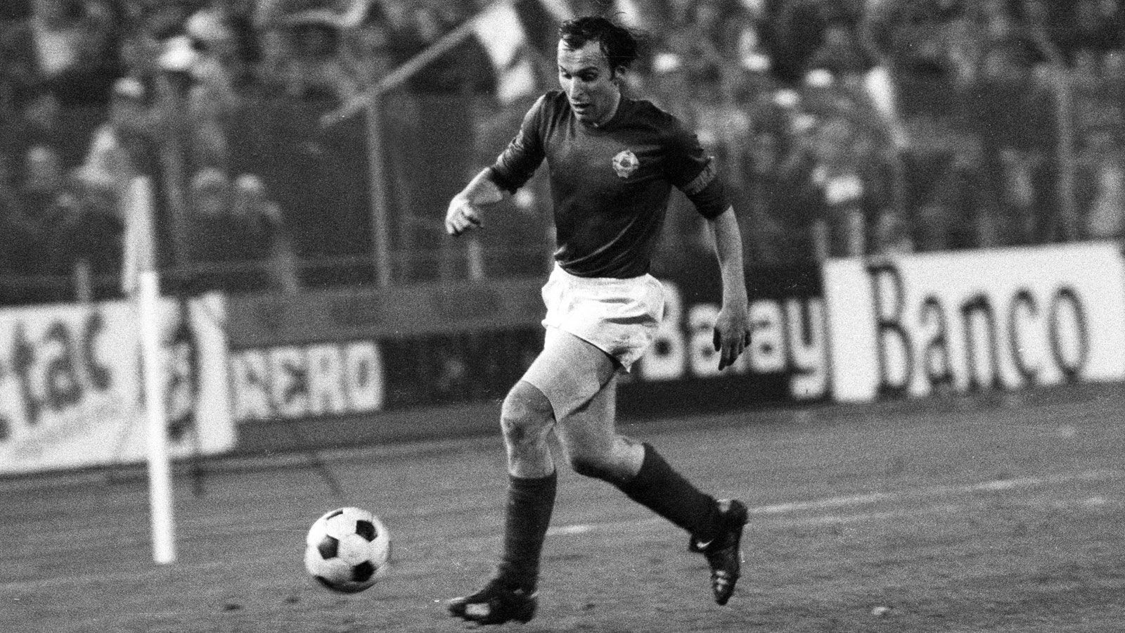 
                <strong>EM 1968: Dragan Dzajic (Jugoslawien)</strong><br>
                &#x2022; Treffer bei der EM-Endrunde: 2 -<br>&#x2022; Endplatzierung Jugoslawiens: Zweiter<br>
              