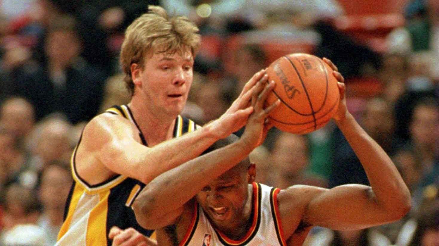 
                <strong>Platz 10 (geteilt): Rik Smits</strong><br>
                &#x2022; Größe: 2,24 Meter (US-Größe: 7 foot 4 inches)<br>&#x2022; Team: Indiana Pacers (1988-2000)<br>&#x2022; Nationalität: Niederlande<br>&#x2022; Stats: 12.871 Punkte und 5.277 Rebounds in 867 Spielen<br>
              