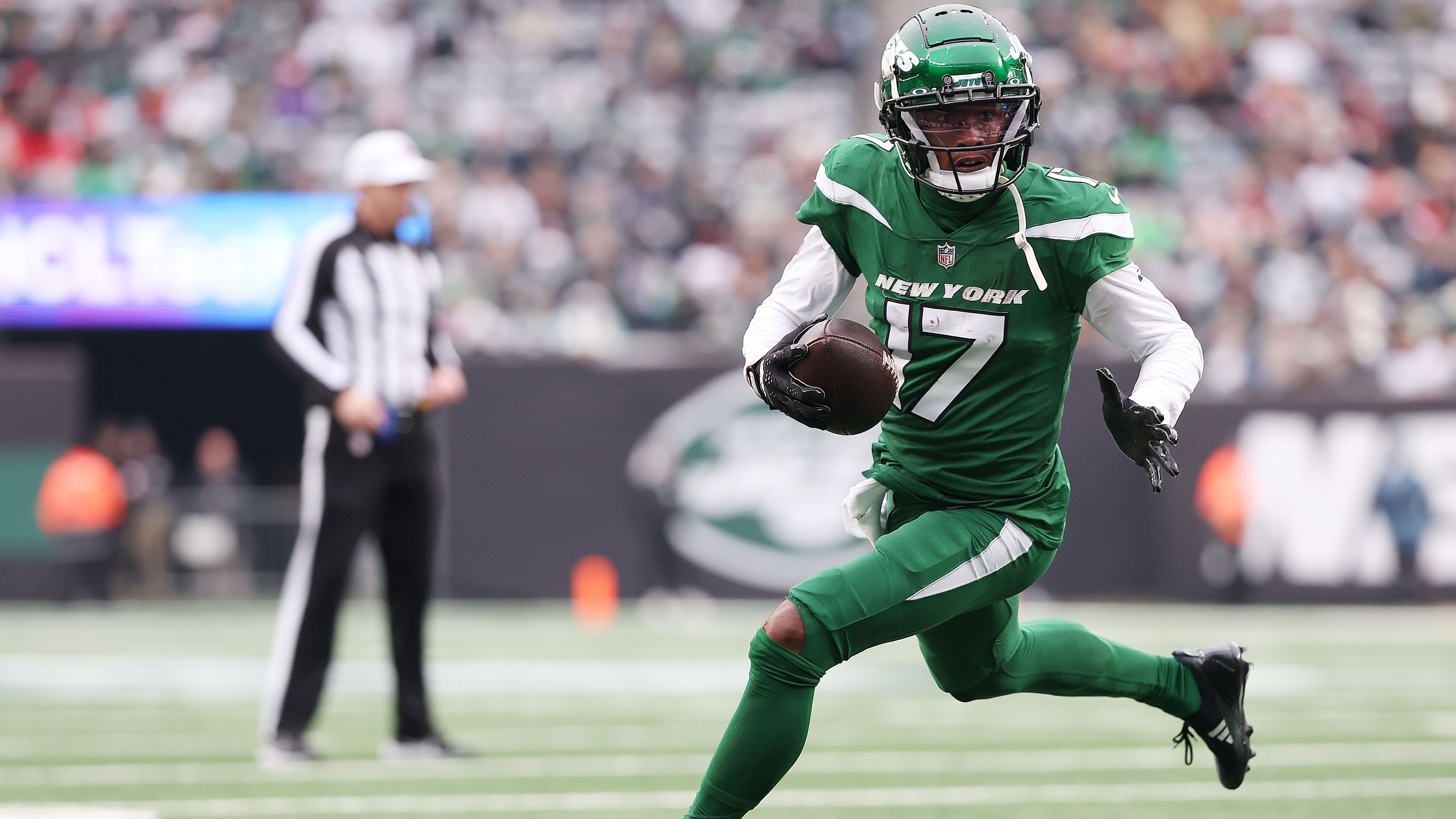 <strong>Platz 21: Garrett Wilson (New York Jets)</strong><br>- 24 Jahre<br>- Wide Receiver<br>- Statistiken 2023: 95 Catches, 1.042 Receiving Yards, 3 Touchdowns