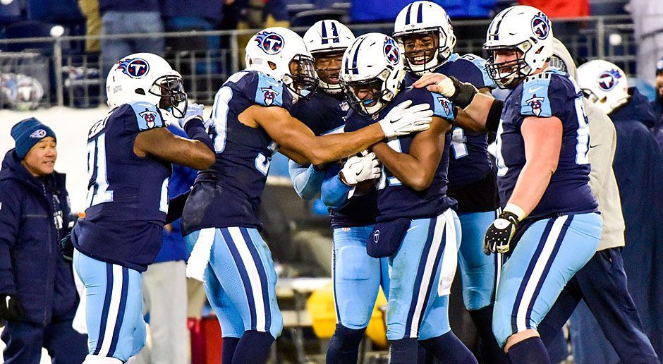 
                <strong>11. Tennessee Titans (9-7, Vorwoche: nicht in den Top Ten)</strong><br>
                Mit dem 15:10 über die Los Angeles Rams stoppte die Franchise aus Florida die Pleitenserie nach drei Niederlagen und ergatterte auf den letzten Drücker einen Playoff-Platz. Damit haben die Titans beide Duelle mit dem Division-Konkurrenten gewonnen - am Samstag (ab 22 Uhr live auf ProSieben MAXX und im Livestream auf ran.de) müssen sie allerdings bei den wiedererstarkten Kansas City Chiefs ran.
              