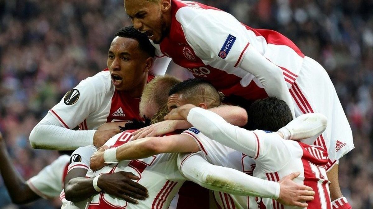 Ajax bejubelt den deutlichen 4:1-Hinspielsieg gegen Lyon