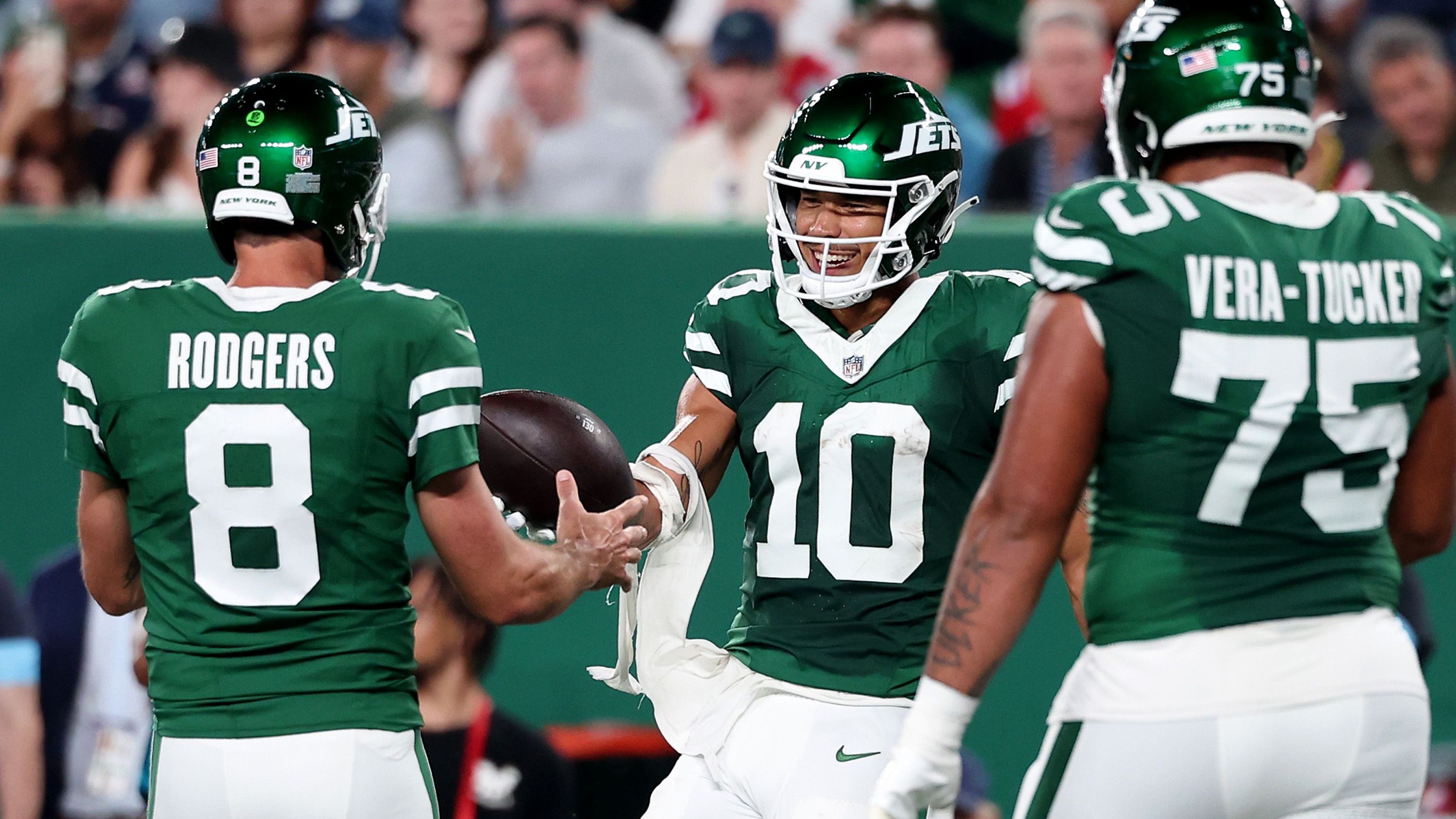 <strong>Allen Lazard (New York Jets)</strong><br>Für Rodgers und die schwächelnden Jets ist dieser Ausfall der nächste herbe Rückschlag. Denn Lazard und der Quarterback gelten auch abseits des Feldes als eingespieltes Duo. Nun wird der Fokus im Passspiel wohl noch mehr auf Davante Adams liegen, den die Jets auch auf Rodgers' Drängen hin vor einigen Wochen von den Las Vegas Raiders verpflichtet hatten.