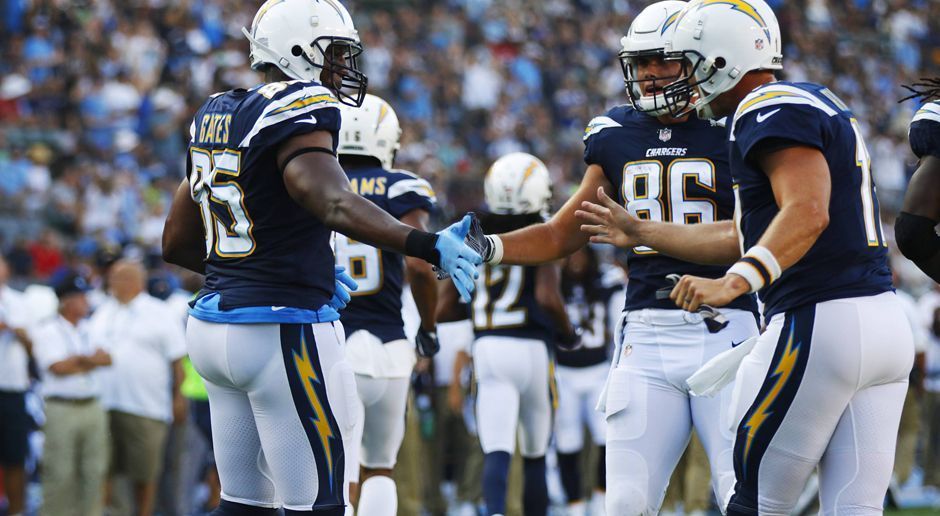 
                <strong>27. Los Angeles Chargers</strong><br>
                Chance verpasst! Der Umzug von San Diego nach Los Angeles wäre die Chance gewesen, die unspektakulären Trikots aufzumotzen. Stattdessen bleibt es beim unspannenden Blau-Gelb. Bitte gehen Sie weiter, hier gibt es nichts zu sehen.
              