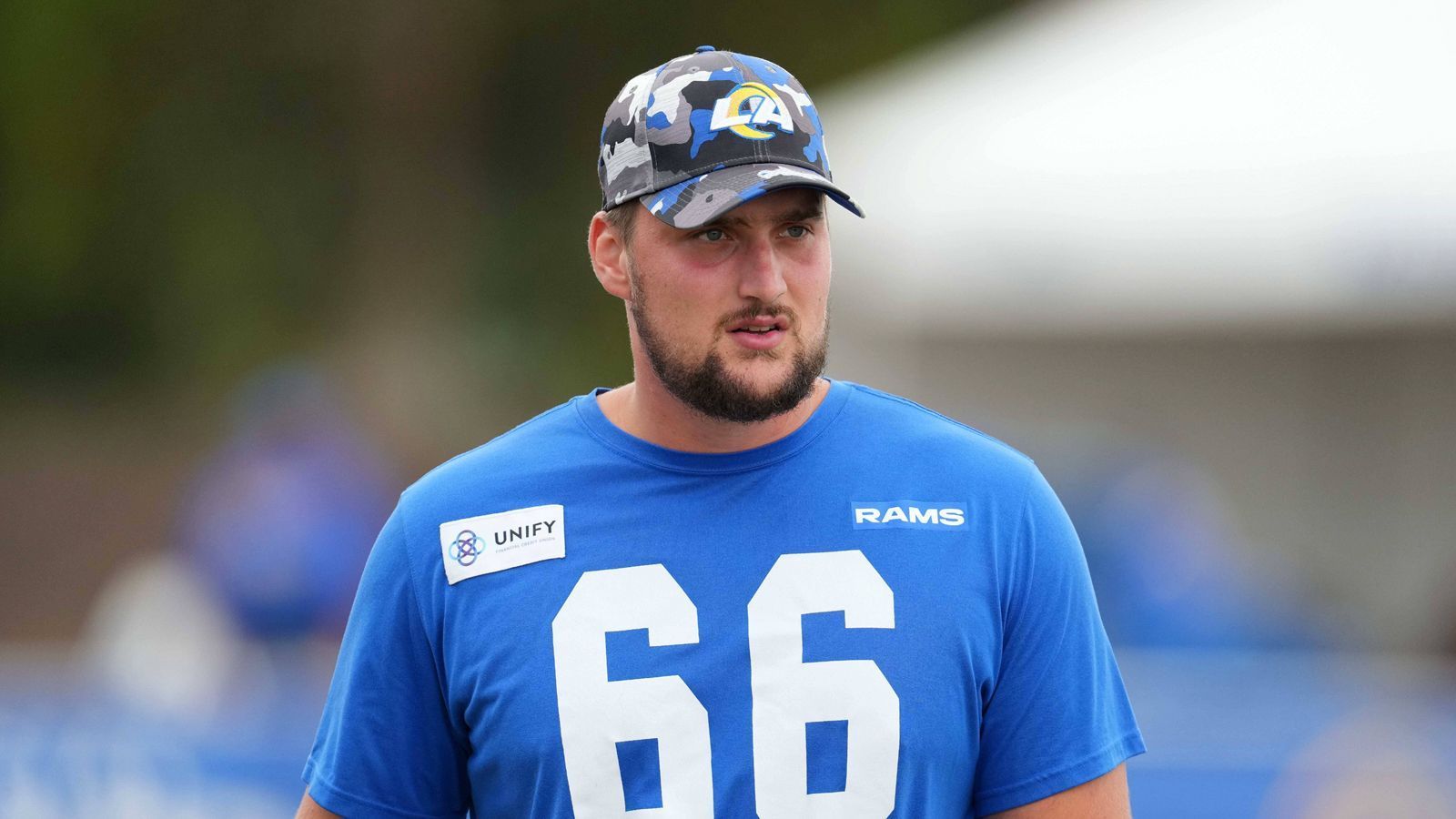 
                <strong>Max Pircher (Offensive Tackle, Italien) Los Angeles Rams</strong><br>
                &#x2022; In der NFL seit: 2021<br>&#x2022; Aktueller Status: Practice Squad<br>Der gebürtige Südtiroler Max Pircher wurde 2021 über das IPP von den Los Angeles Rams für ihr Practice Squad verpflichtet. Seitdem arbeitet er beim Super-Bowl-Champion von 2022 auf seinen ersten Einsatz in der Regular Season hin.In der Offseason der aktuellen Saison 2022/23 durfte er bereits im letzten Vorbereitungsspiel zwei Snaps spielen und bekam Lob von Ex-Rams-Kollege Andrew Whitworth, der Pircher bei den Rams unter seine Fittiche genommen hat. Aktuell steht Pircher weiter im Practice Squad, könnte aber jederzeit aktiviert werden und zu seinem ersten Regular-Season-Einsatz für die Rams kommen.
              