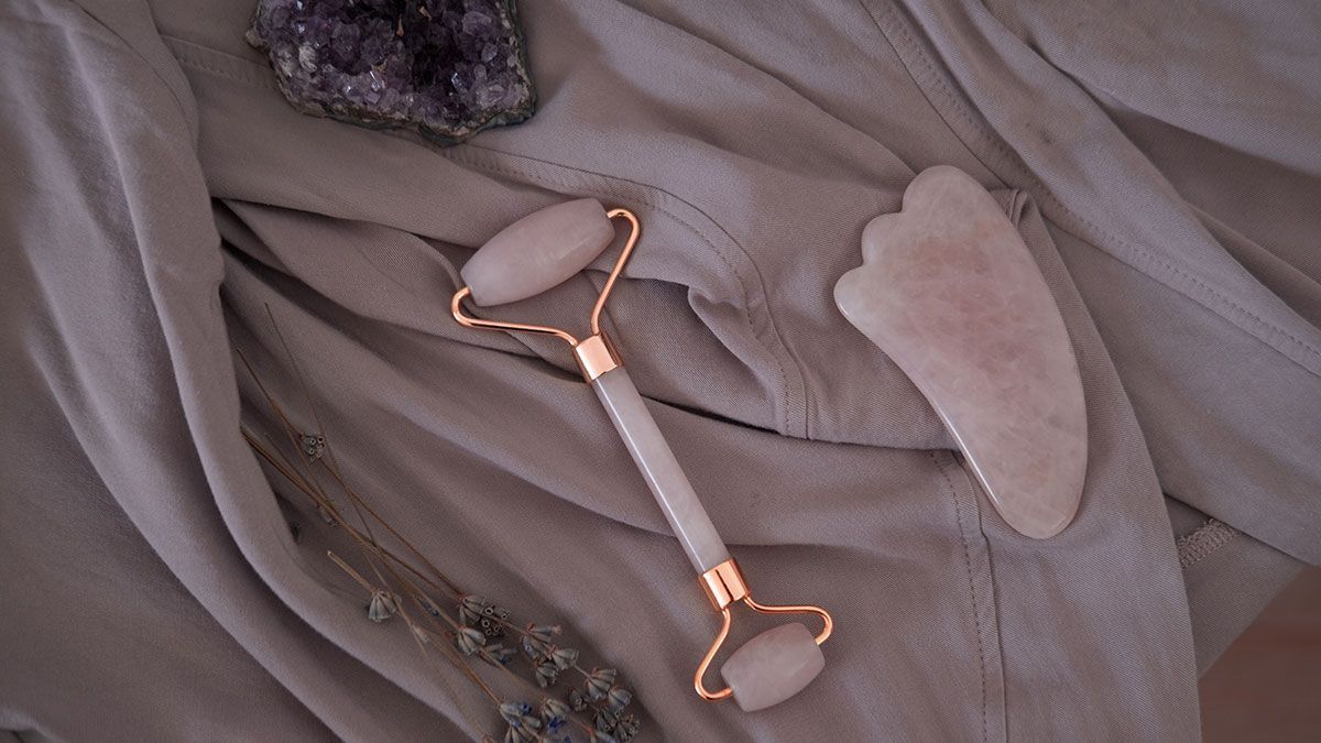 Gua Sha wie die Stars Alles rund um die Gesichtsmassage