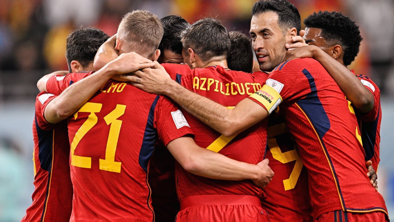 
                <strong>Gruppe E: Spanien</strong><br>
                Spanien hat sich im abschließenden Gruppenspiel gegen Japan in das Achtelfinale gezittert. Das 1:2 hat aufgrund des Torverhältnisses letztendlich gereicht, um überraschend nur als Gruppenzweiter weiterzukommen. Gegner im Achtelfinale am Dienstag um 16:00 Uhr (im Liveticker auf ran.de) ist Marokko.
              