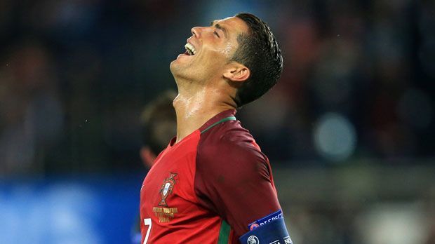 
                <strong>Bescheidener Abend für Ronaldo</strong><br>
                Bescheidener Abend für Cristiano Ronaldo. Auch im zweiten Gruppenspiel gegen Österreich reicht es wieder nur zu einem Unentschieden.
              
