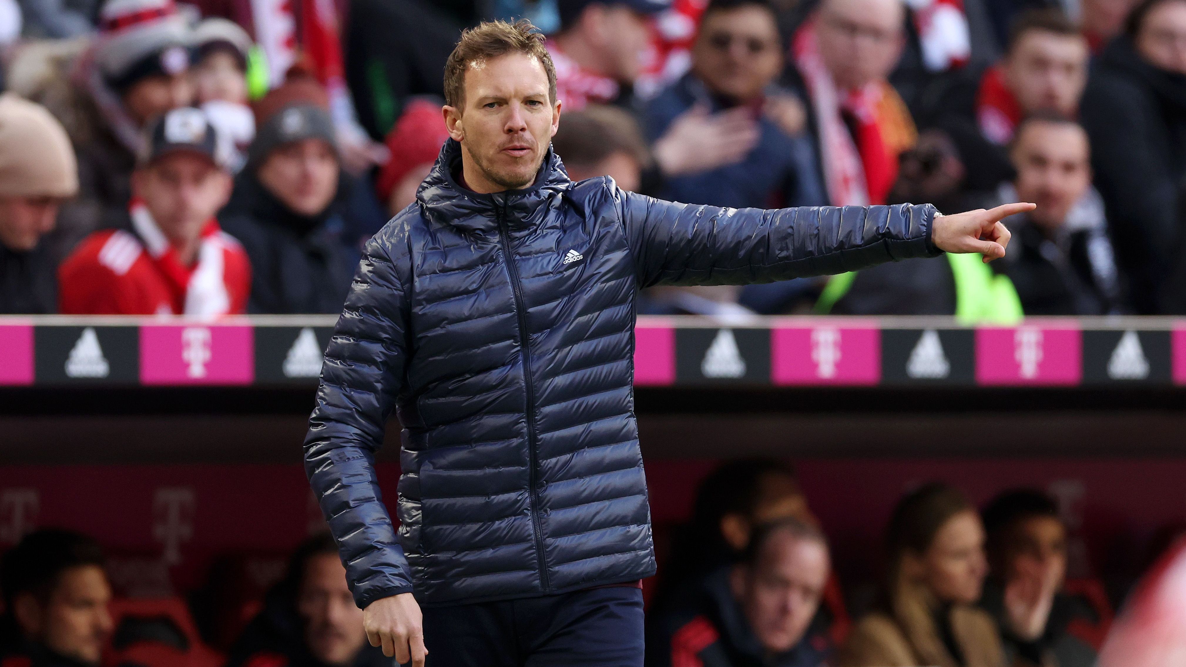 <strong>Julian Nagelsmann 631 Tage (1.7.2021 - 24.3.2023)</strong><br>Mit Nagelsmann wollten die Bayern eine neue Ära einleiten. Er hatte zuvor bei Hoffenheim und Leipzig überzeugt, gewann im ersten Jahr die Meisterschaft. Doch weil die Bosse um Oliver Kahn und Hasan Salihamidzic die Titelverteidigung in Gefahr sahen, war schon im März 2023 wieder Schluss. Dabei wären bei seiner Entlassung noch alle drei Titel möglich gewesen.