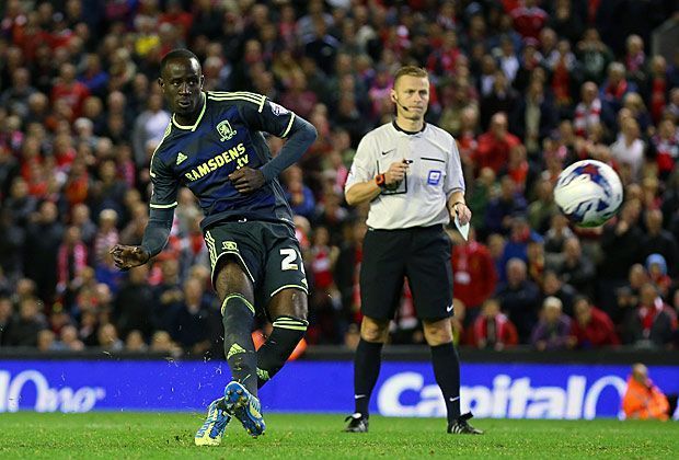 
                <strong>30 Elfmeter in Liverpool</strong><br>
                Es folgt ein Treffer nach dem anderen bis schließlich beim Stand von 14:13 Middlesbrough-Spieler Albert Adomah mit seinem Strafstoß scheitert - und die Partie somit entscheidet.
              