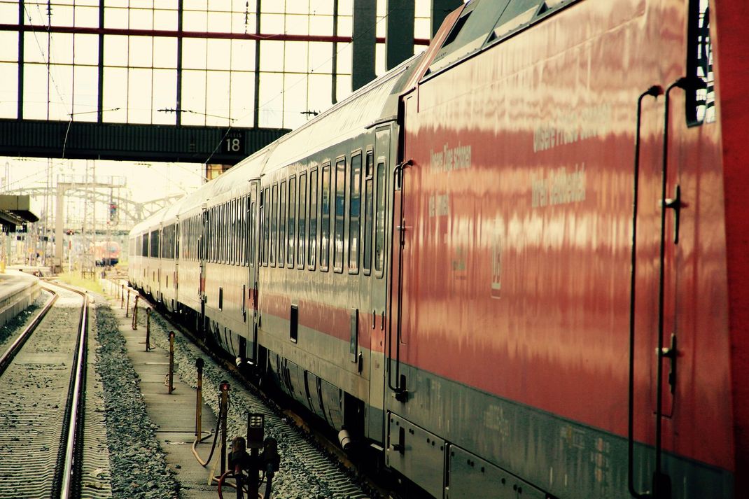 Günstige Silvesterreisen gibt es auch bei der Bahn – sogar als Pauschalangebote.