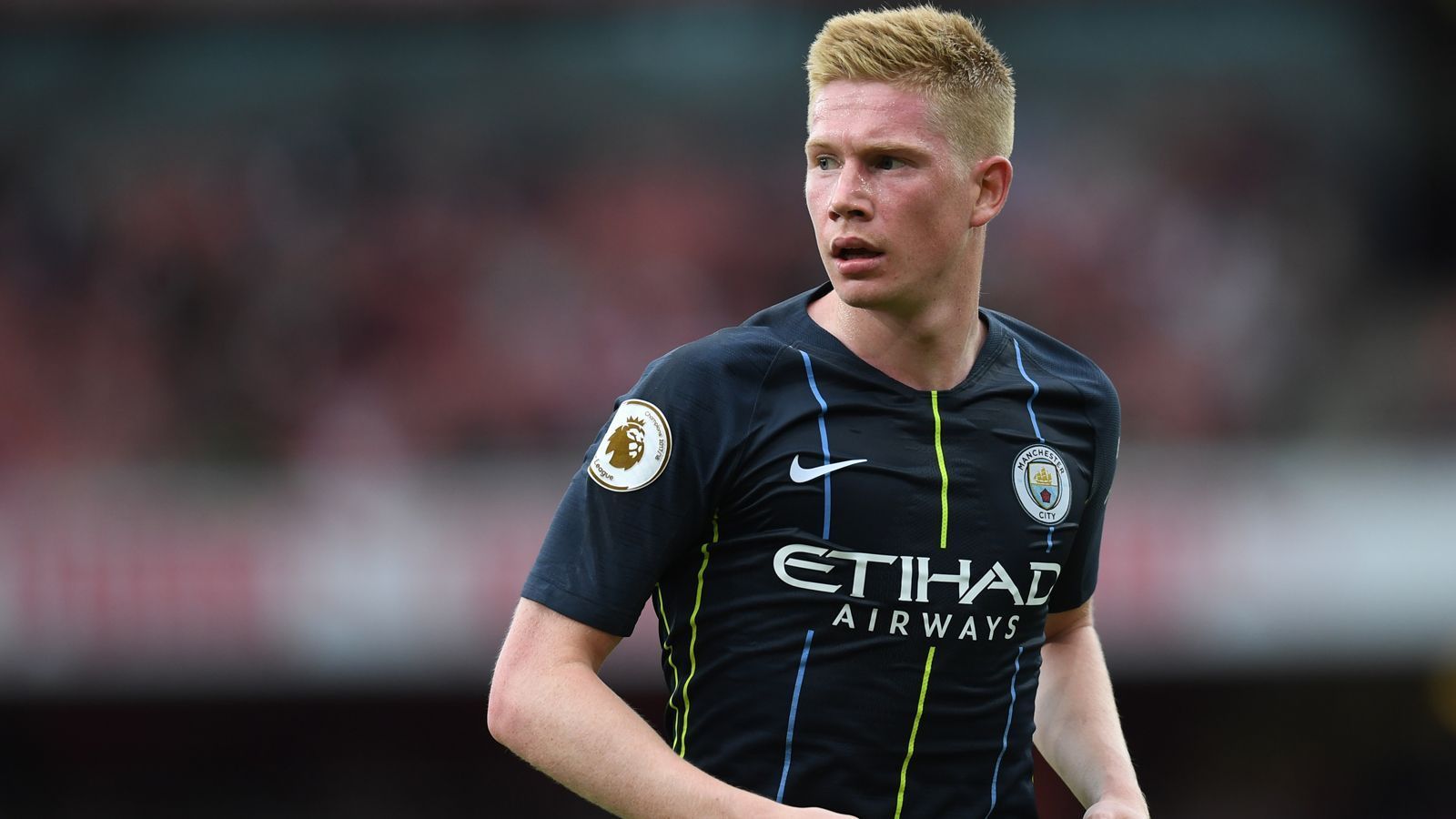 
                <strong>Kevin De Bruyne (Manchester City)</strong><br>
                Schock für den englischen Meister Manchester City! Offensiv-Star Kevin De Bruyne wird dem Team von Coach Pep Guardiola wegen eines Außenbandrisses lange fehlen. Guardiola schätzt die Ausfallzeit des 27-jährigen Belgiers, der sich im Training verletzte, auf voraussichtlich drei Monate. Damit wird De Bruyne frühestens im November wieder einsatzfähig sein. In der Vorsaison steuerte der WM-Dritte von 2018 noch acht Tore und 16 Vorlagen zum City-Titelgewinn in der Premier League bei. 
              